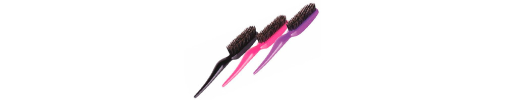 Diversas Escovas de Cabelo com Vários Formatos