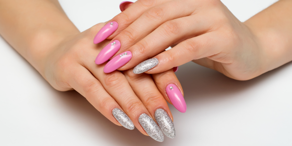 Como fazer nail art em casa: passo a passo com dicas simples para unhas  perfeitas