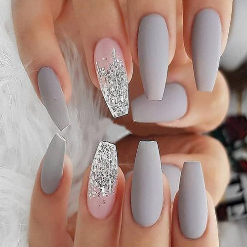 unhas em gel preta bailarina