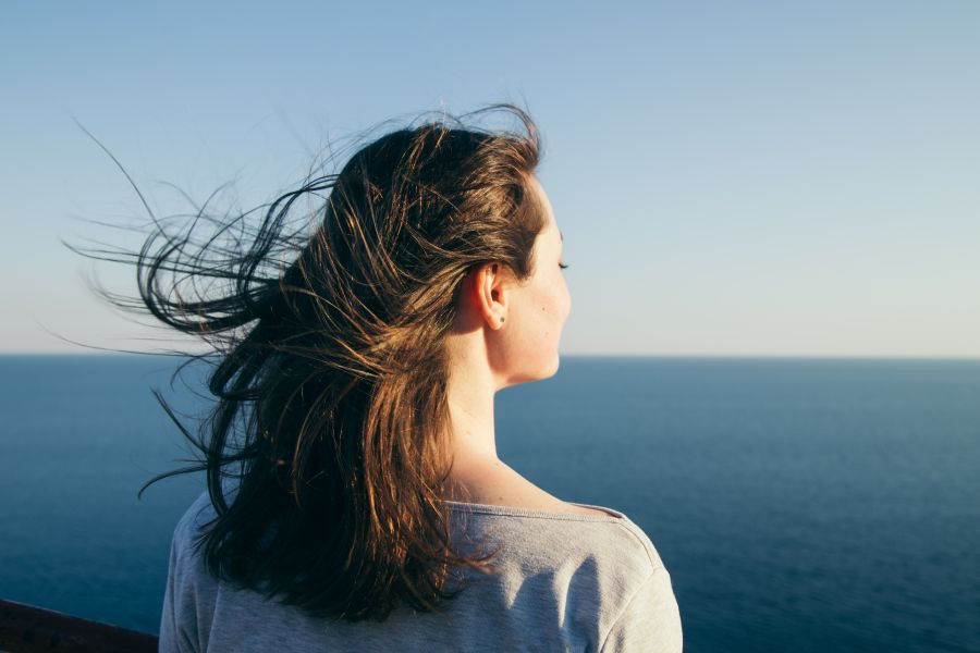 Cuidados Essenciais com o Cabelo no Inverno: Proteger, Nutrir e Manter a Saúde Capilar    